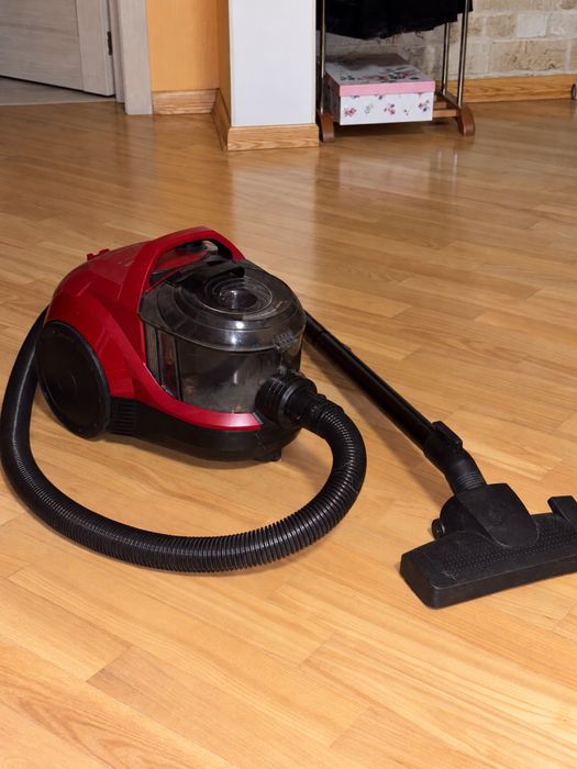 Пилосос безмішковий Bosch Serie 4 BGC21X350