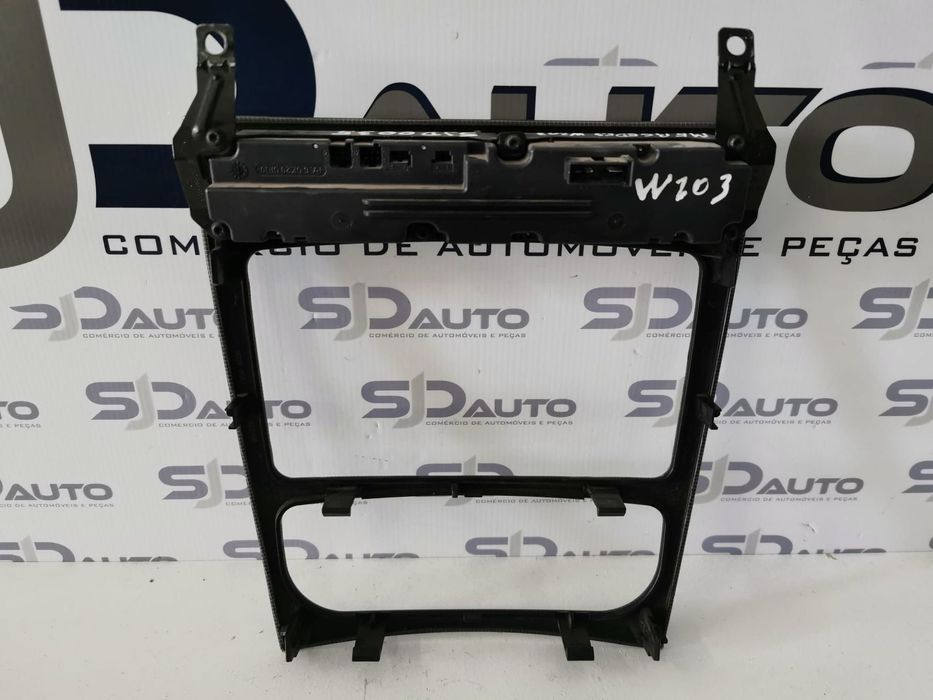 Moldura Rádio - Mercedes C W203