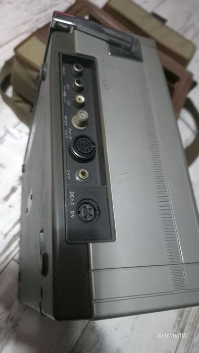Vhs magnetowid przenośny National NV-3200
