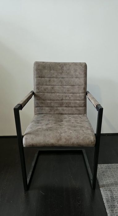 Mesa jantar/escritório com duas cadeiras