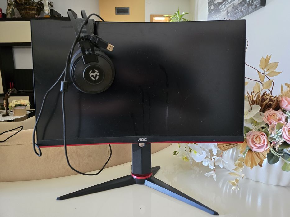 Monitor Gaming Curvo AOC 144HZ