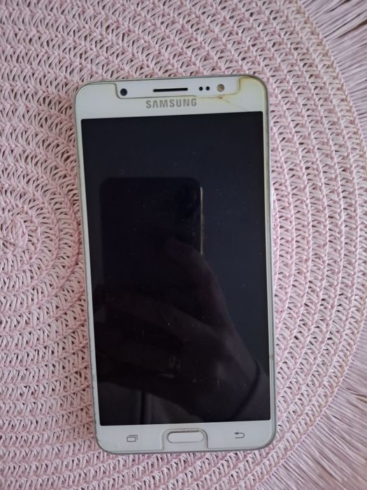 Samsung Galaxy J7 2016