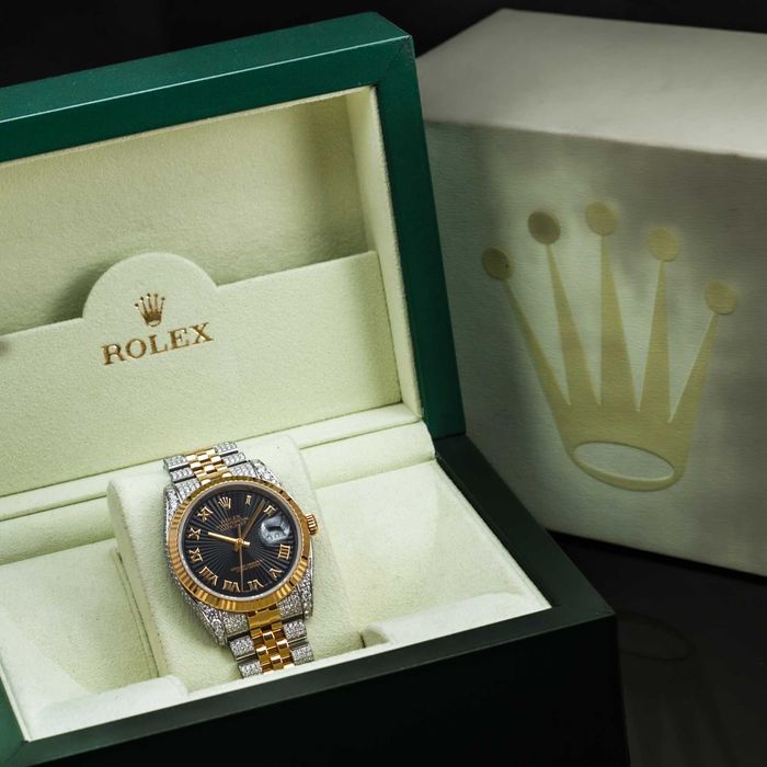 Zegarek Rolex Datejust 36mm z diamentami iced, czarna tarcza
