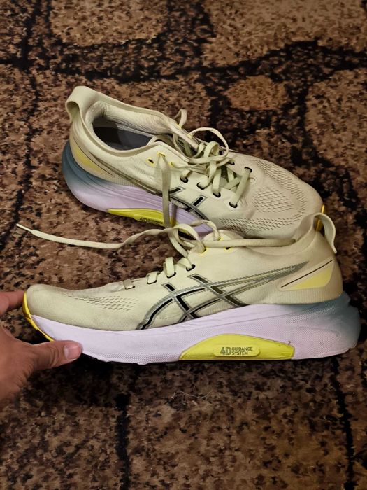 Беговые кроссовки Asics Gel-Kayano 31 идеальное состояние