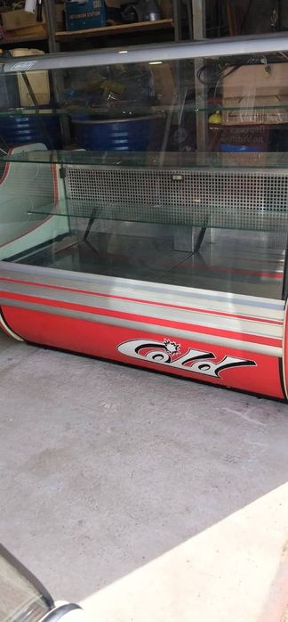 Витрина Cold красная