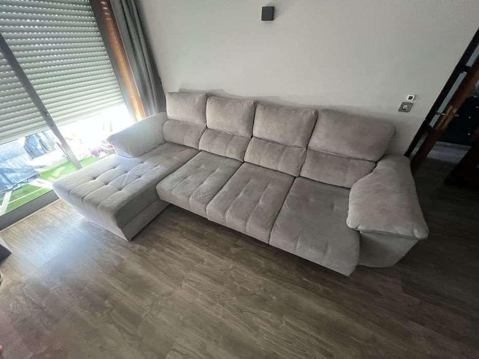 Sofá de 4 lugares com chase long