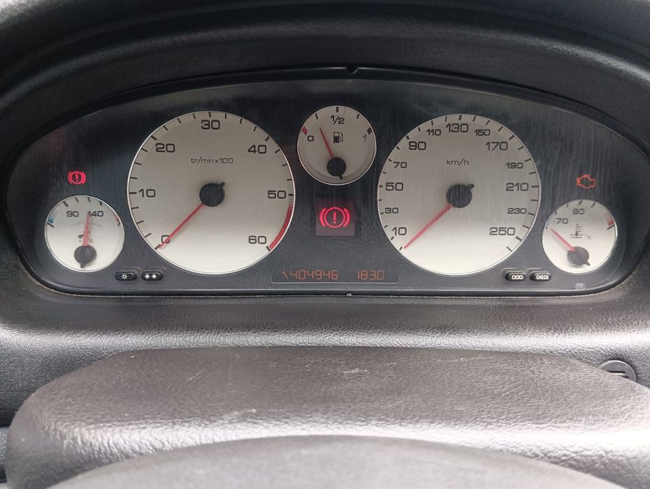 Продам Peugeot 607
