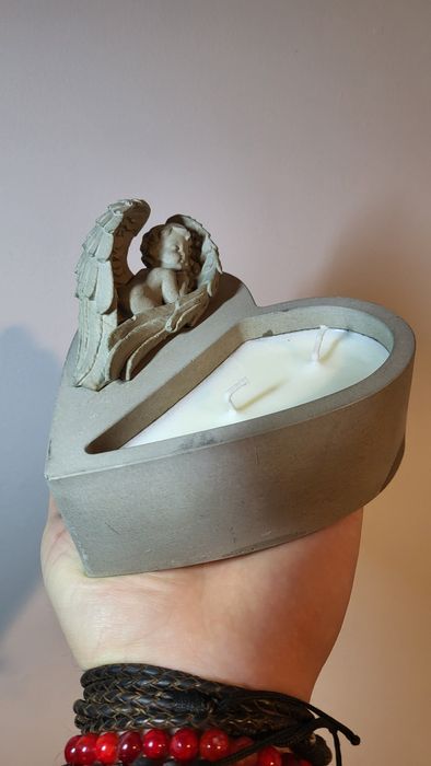 Świece sojowe w betonie