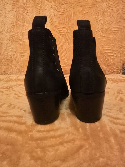 Okazja nowe botki LASOCKI 38 skóra naturalna czarne