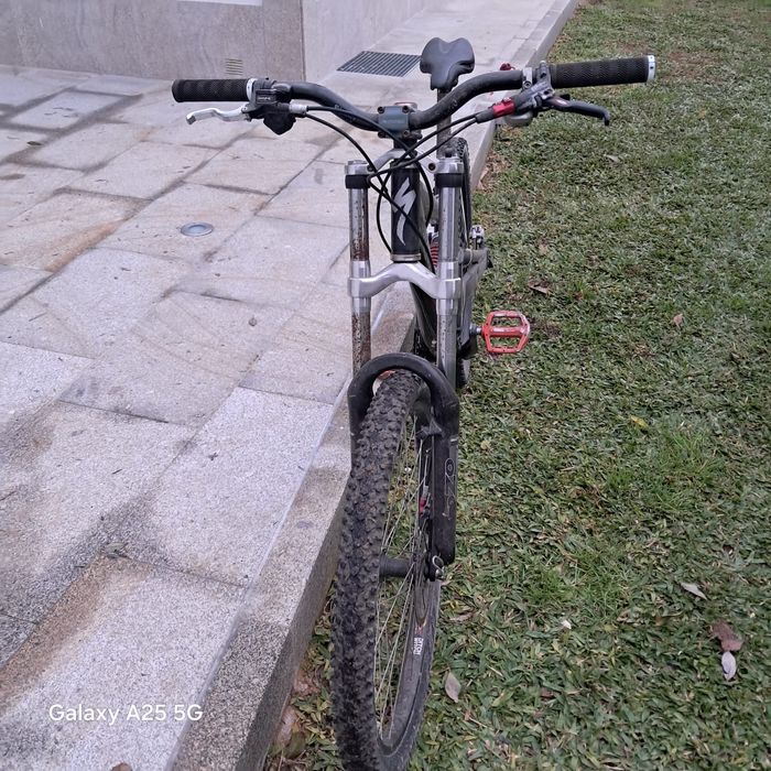 Bicicleta specialized BTT
