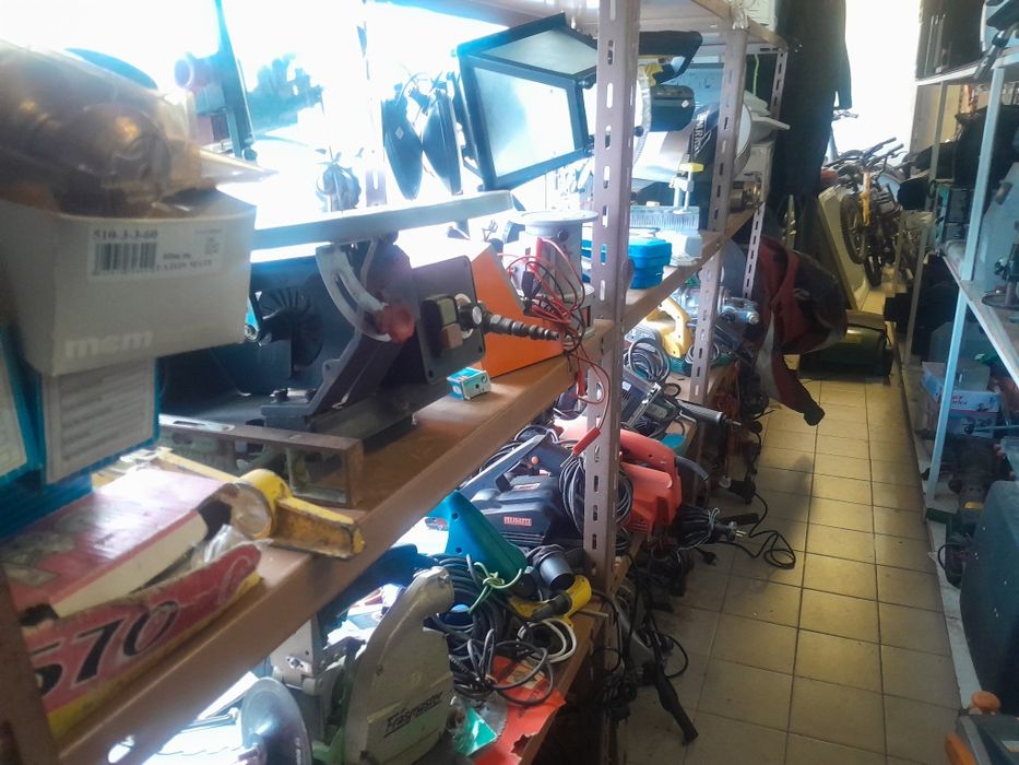 Vendo recheio total de ferramentas electricas/ manuais 3000€