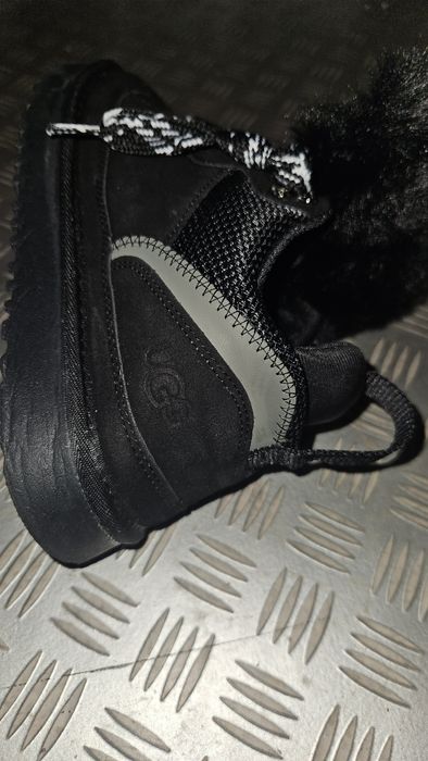 Buty sneakersy UGG Lowmel black czarne  rozmiar 38. Jak nowe