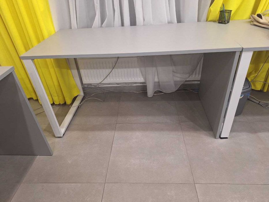 Розпродаж офісних меблів – комплектами та поштучно.