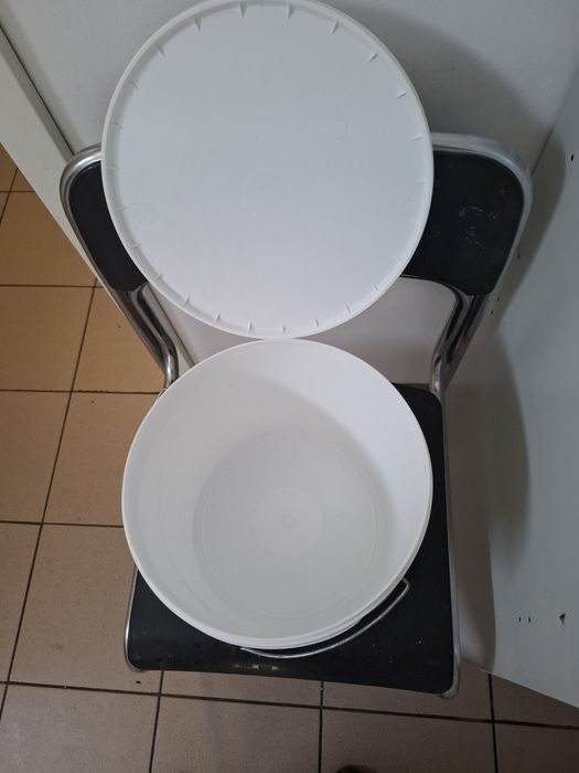 Wiaderka 10l plastikowe
