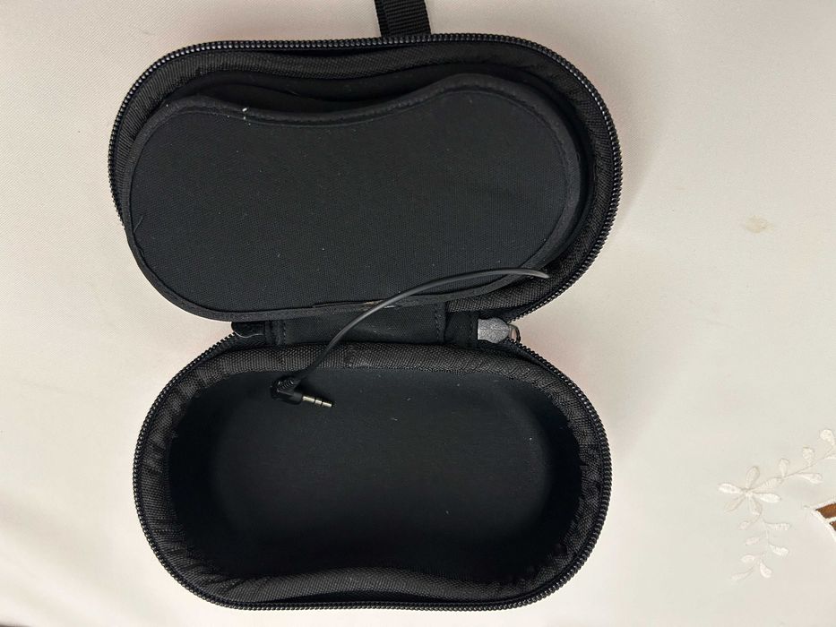 Głośnik Przewodowy W Etui Na Okulary Przeciwsłoneczne