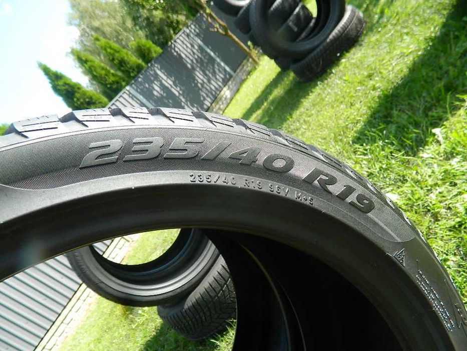Шина колеса резина R19 235/40 Pirelli SottoZero 3 2шт Зима