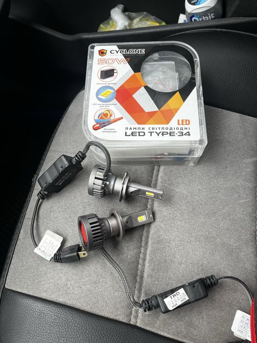 Лэд лампы  CYCLONE с обманкой по хорошей цене за пару