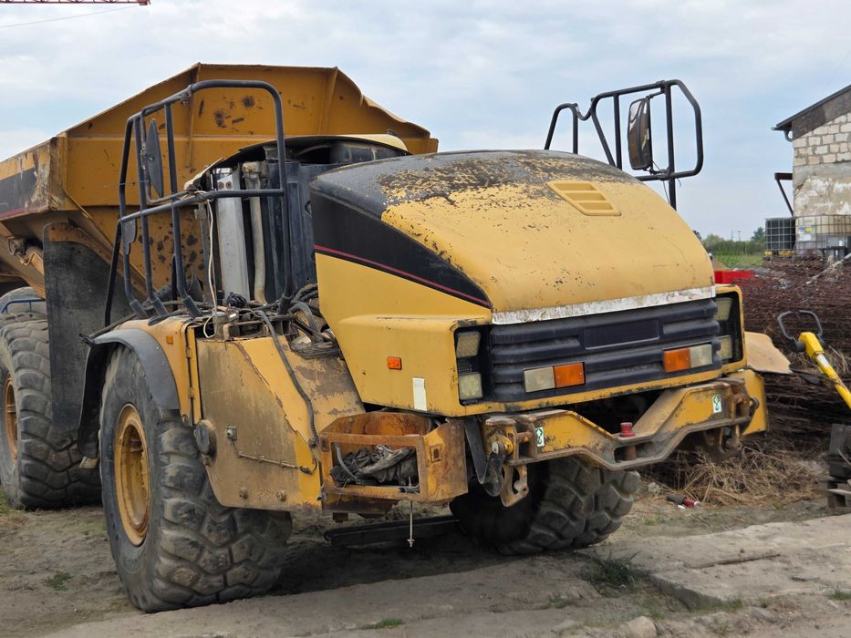 Wozidlo caterpillar 930  na czesci uszkodzone