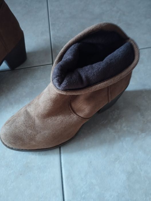Botas, castanhas, tamanho 36