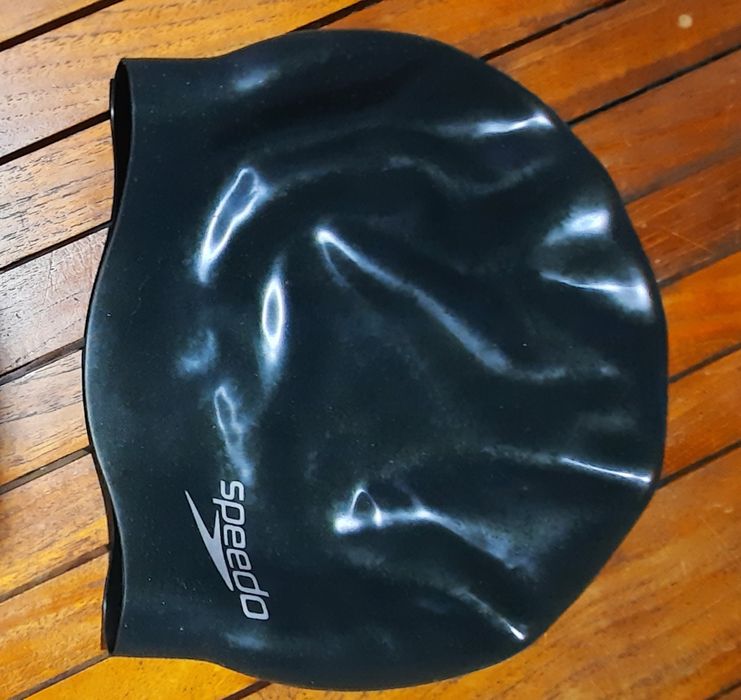 Touca de piscina em silicone