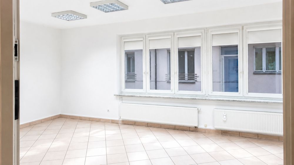 Lokal 40 m2 centrum usługi ,biuro  w pobliżu ul.M .J.Piłsudskiego Legionowo