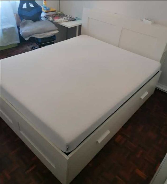 Cama de casal Brimnes (Ikea) com arrumação/gavetões e cabeceira, 160 x 200cm