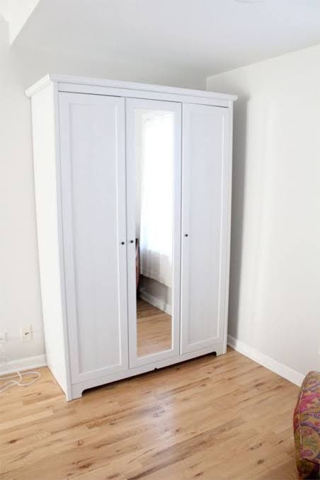 IKEA śliczna biała szafa 3d z lustrem