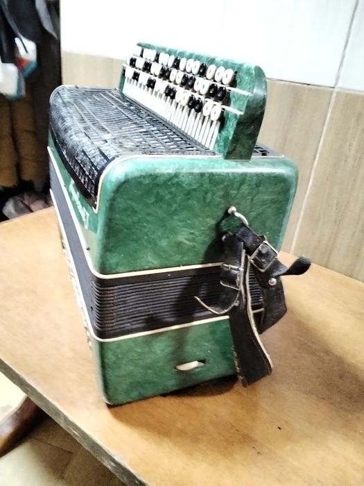 Продам баян Кировский 3