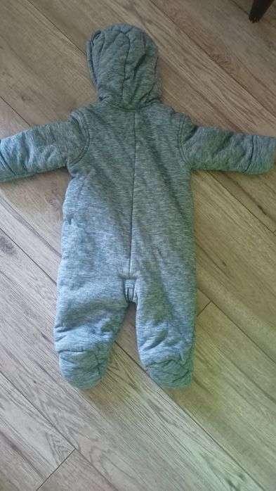 Kombinezon zimowy George od 3 do 6 miesięcy