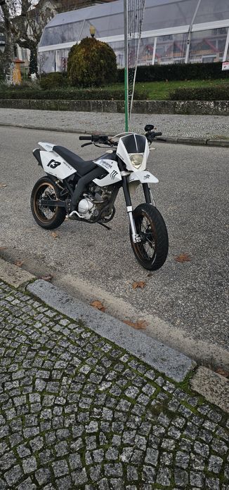 mota supermotard 125cc