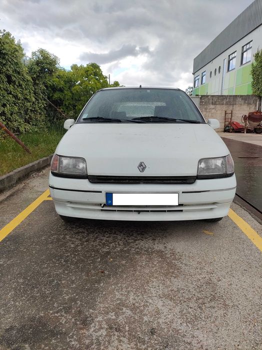 RENAULT Clio I Hatchback 1.2 Gasolina 60 cv / 44 kW (Para Peças)