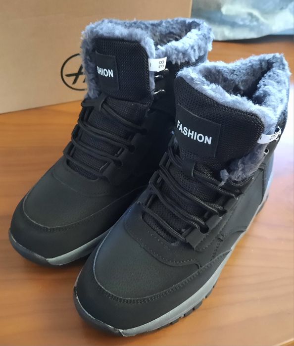 Зимові теплі ботинки