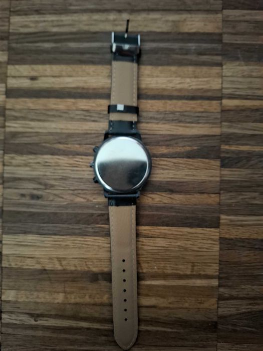 Nowy czarny zegarek męski