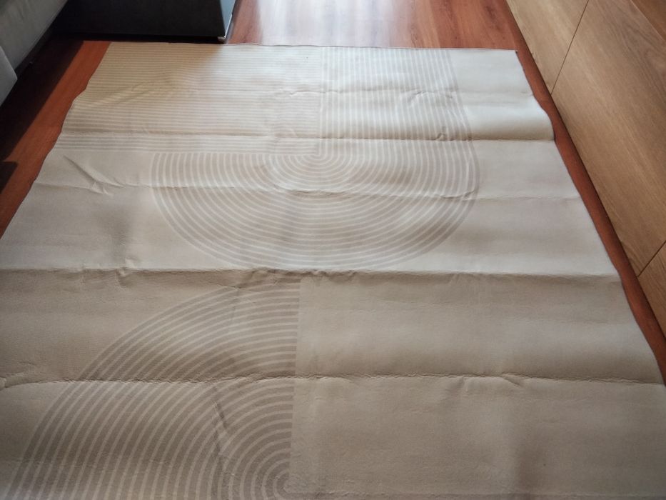 Tapete sala estar/jantar novo com 180*280 cm.