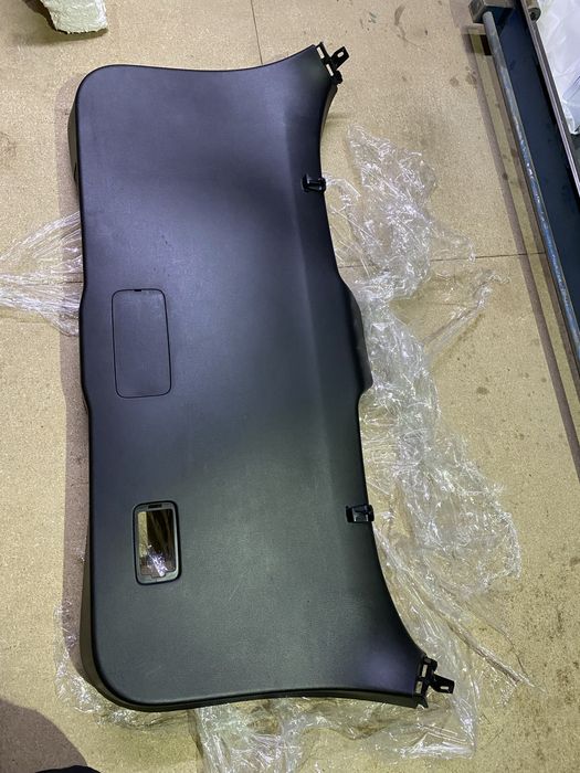 Пластик на  кришку багажника mazda cx5 kf 2022