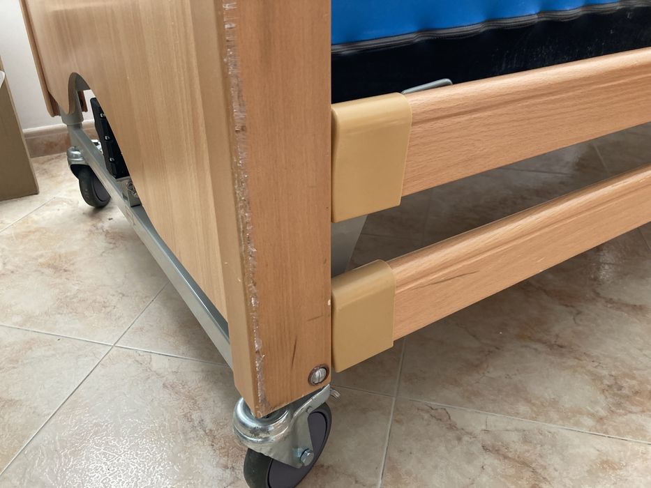 Cama articulada eléctrica com pendural e colchão