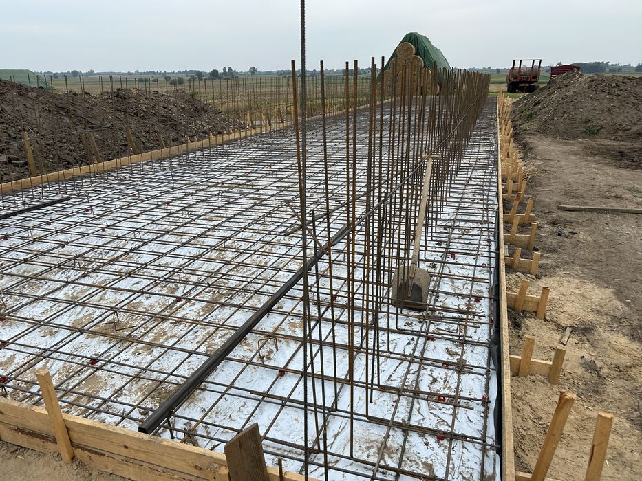 Silos na kiszonke, obory, chlewnie, hale