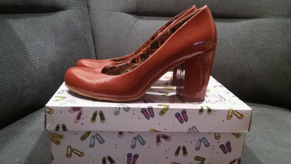 Eleganckie czółenka, szpilki, buty damskie