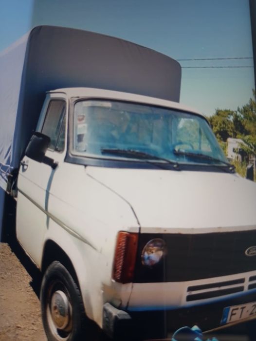 Vendo Ford Transit com junta de cabeça queimada