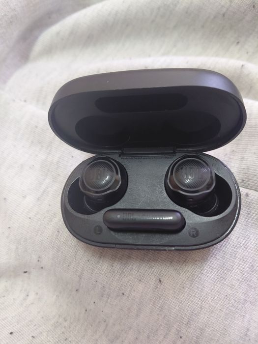 JBL Quantum TWS Air — бездротові ігрові навушники 2.4GHz + Bluetooth