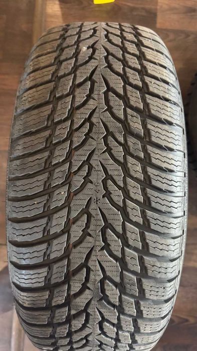 Opony zimowe 215/60R16 99H XL  Nokian WR Snowproof używane