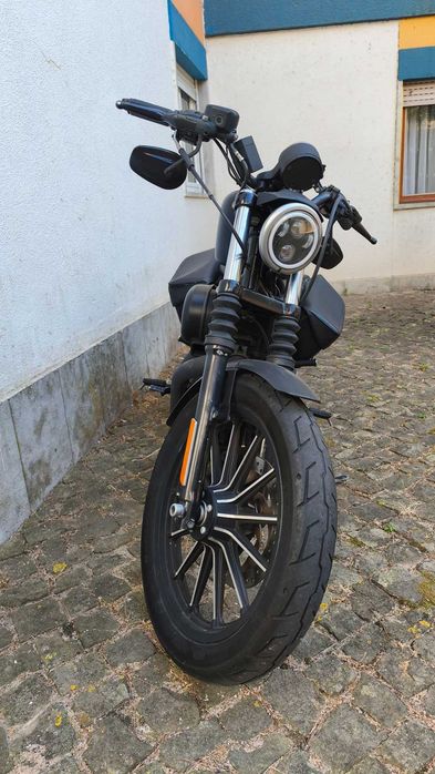Harley-Davidson Sportster XL 883 Iron - 2014 - 15 mil Km - Pneus Originais