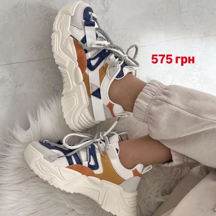 Жіночі кросівки весна 2026