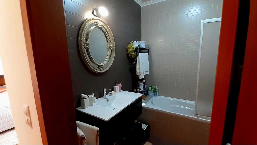 Apartamento Triplex T3+1 nas Caldas da Rainha em Condomínio com Piscina