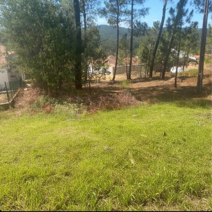 Terreno com licença para construir