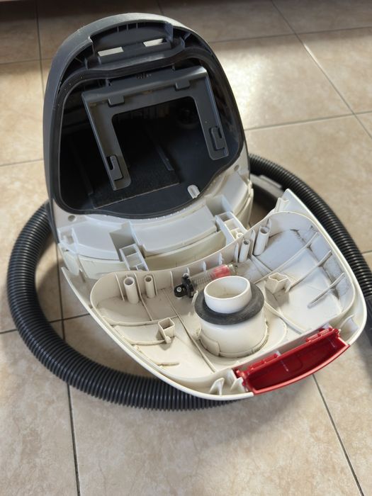 Aspirador kunft 700w