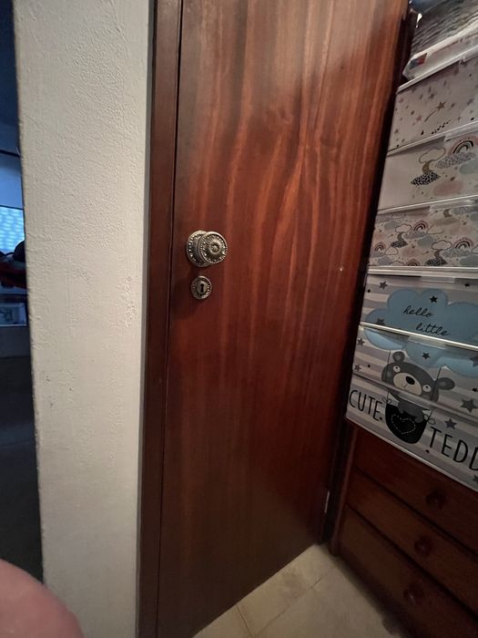 Vendo 3 portas em mogno usadas sem aduelas