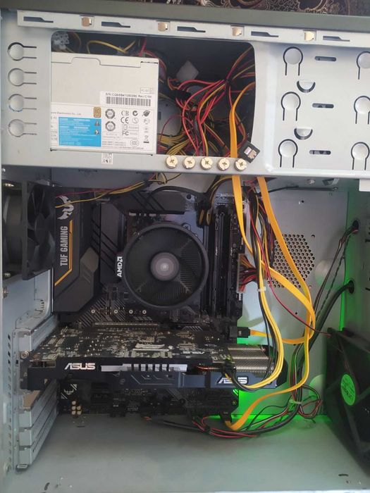 Системний блок  Восьмиядерний AMD Ryzen 7 3700X (3.6-4.4 ГГц) 16 ГБ DDR4 2×8GB