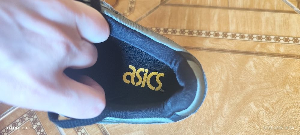 Кросівки asics 38розмір