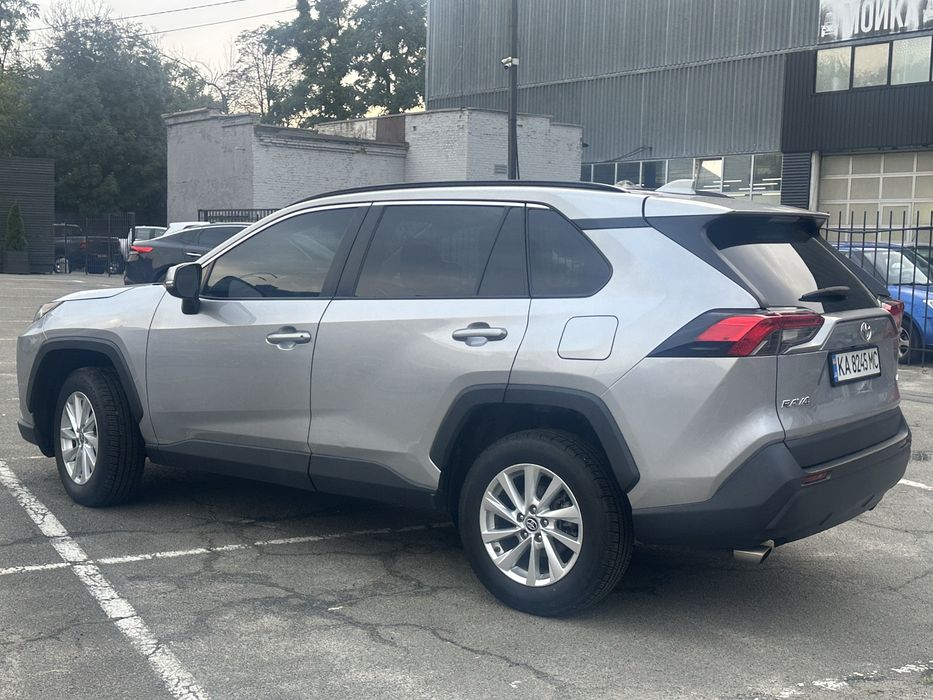 Продам Toyota Rav 4 2020 року